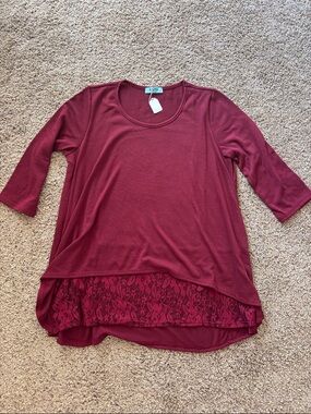 Women's Wine Lace-Hem 3/4 Sleeve Tunic by